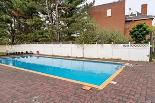 2 Vanderbilt Pkwy, Dix Hills, NY 11746 - Photo 45