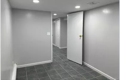 2 Vanderbilt Parkway, Dix Hills, NY 11746 - Photo 37