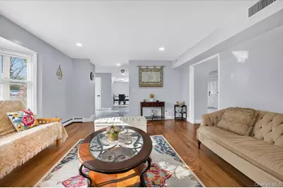 2 Vanderbilt Parkway, Dix Hills, NY 11746 - Photo 9