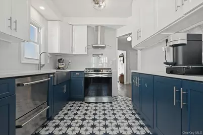 450 Linden Street, West Hempstead, NY 11552 - Photo 5