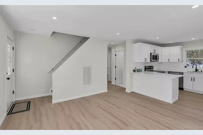 133 Lakeview Drive, Mastic Beach, NY 11951 - Photo 5