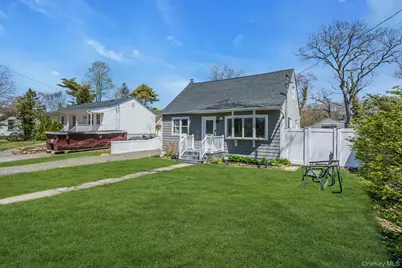 133 Lakeview Drive, Mastic Beach, NY 11951 - Photo 3