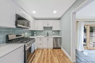 118 Foster Rd, Ronkonkoma, NY 11779 - Photo 9