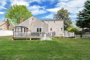 118 Foster Rd, Ronkonkoma, NY 11779 - Photo 27