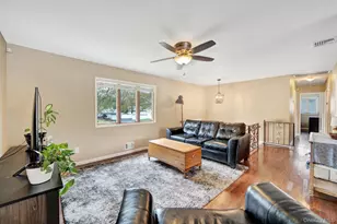 27 Pheasant Dr, Commack, NY 11725 - Photo 11