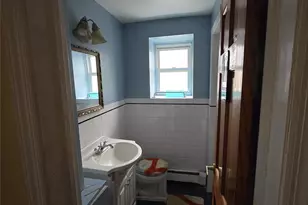 25-44 Bayswater Ave, Far Rockaway, NY 11691 - Photo 19