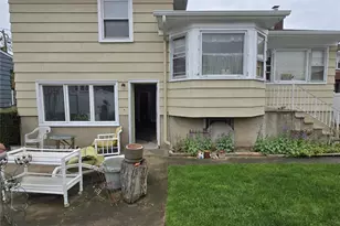 25-44 Bayswater Ave, Far Rockaway, NY 11691 - Photo 3