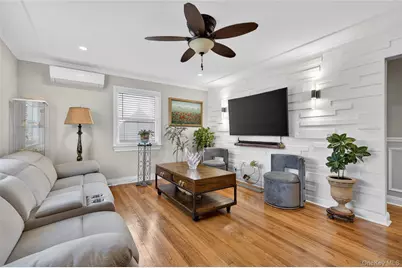 938 Van Buren Avenue, Franklin Square, NY 11010 - Photo 7