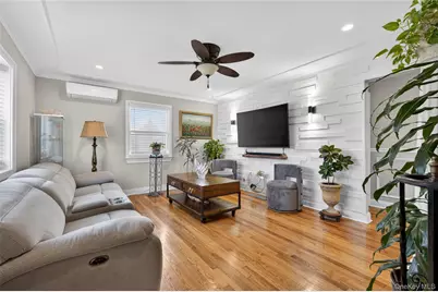938 Van Buren Avenue, Franklin Square, NY 11010 - Photo 5