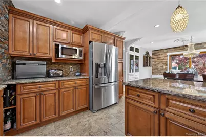 938 Van Buren Avenue, Franklin Square, NY 11010 - Photo 11
