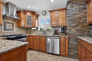 938 Van Buren Ave, Franklin Square, NY 11010 - Photo 9