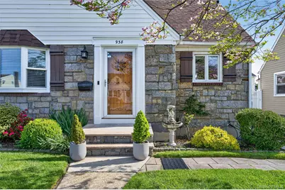 938 Van Buren Avenue, Franklin Square, NY 11010 - Photo 3