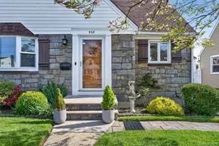 938 Van Buren Ave, Franklin Square, NY 11010 - Photo 3