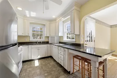 6 Central Avenue, Amityville, NY 11701 - Photo 29