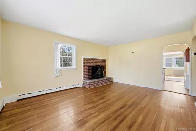 6 Central Avenue, Amityville, NY 11701 - Photo 5