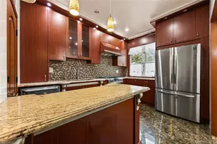 80-42 168th St, Fresh Meadows, NY 11432 - Photo 9