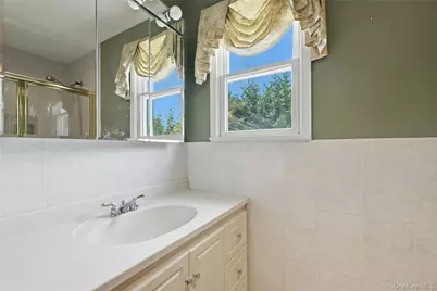 27 Halsey Street, Islandia, NY 11749 - Photo 23