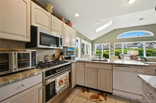 27 Halsey St, Islandia, NY 11749 - Photo 9