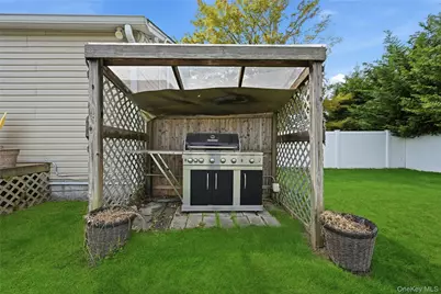 27 Halsey Street, Islandia, NY 11749 - Photo 31