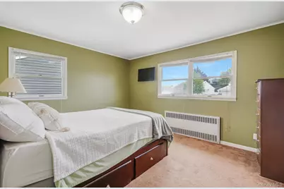 3 Layton Avenue, Hicksville, NY 11801 - Photo 13