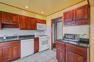 3 Layton Ave, Hicksville, NY 11801 - Photo 7