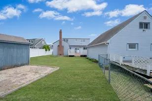 3 Layton Ave, Hicksville, NY 11801 - Photo 31