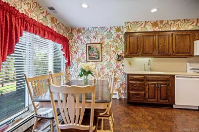 18 Herkimer Avenue, Jericho, NY 11753 - Photo 13