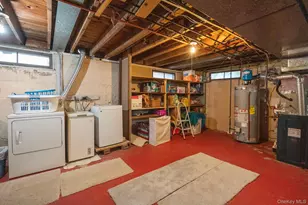 38 Miller Blvd, Syosset, NY 11791 - Photo 23