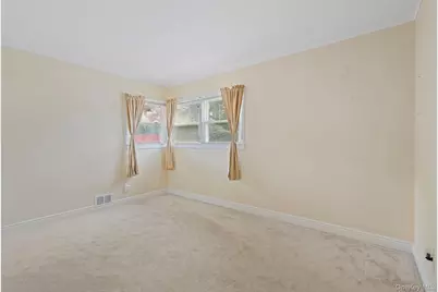 38 Miller Boulevard, Syosset, NY 11791 - Photo 13