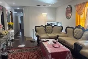 12 Hilton Ct, Hicksville, NY 11801 - Photo 7
