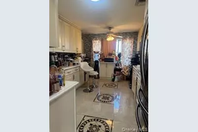 12 Hilton Court, Hicksville, NY 11801 - Photo 9