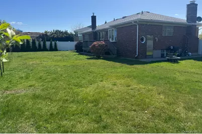 12 Hilton Court, Hicksville, NY 11801 - Photo 5