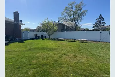 12 Hilton Court, Hicksville, NY 11801 - Photo 3
