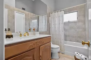 112 Dorchester Rd, Ronkonkoma, NY 11779 - Photo 19