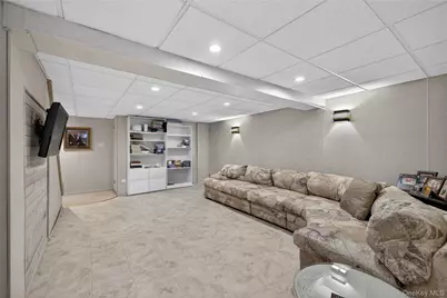 112 Dorchester Road, Ronkonkoma, NY 11779 - Photo 21