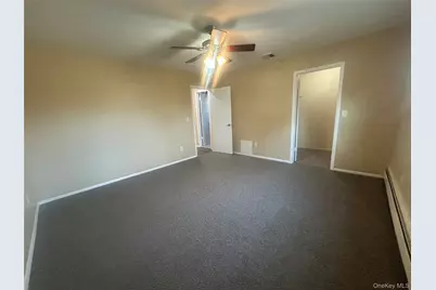 11 Park Manor Court #11, Glen Cove, NY 11542 - Photo 15
