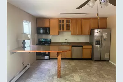 11 Park Manor Court #11, Glen Cove, NY 11542 - Photo 7
