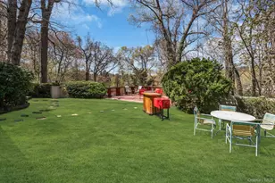 21 Ground Pine Ct, Dix Hills, NY 11746 - Photo 41