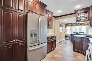 21 Ground Pine Ct, Dix Hills, NY 11746 - Photo 21