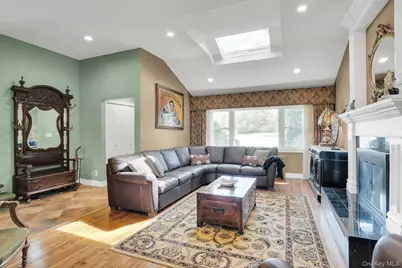 21 Ground Pine Court, Dix Hills, NY 11746 - Photo 7