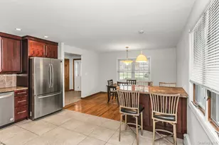 33 Primrose Ln, Kings Park, NY 11754 - Photo 3