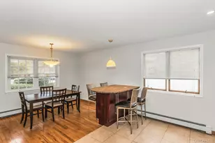 33 Primrose Ln, Kings Park, NY 11754 - Photo 5