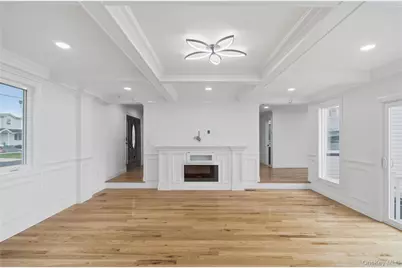 219 Granada Parkway, Lindenhurst, NY 11757 - Photo 9
