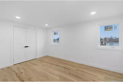 219 Granada Parkway, Lindenhurst, NY 11757 - Photo 21