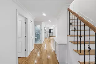 219 Granada Pkwy, Lindenhurst, NY 11757 - Photo 15