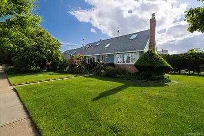 34 Seabreeze Road, Massapequa, NY 11758 - Photo 5