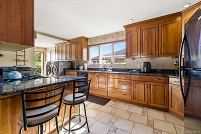 34 Seabreeze Road, Massapequa, NY 11758 - Photo 9