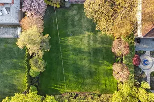 46 Nassau Dr, Great Neck, NY 11021 - Photo 29