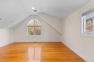 46 Nassau Dr, Great Neck, NY 11021 - Photo 19