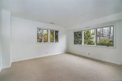 7 Susan Court, White Plains, NY 10605 - Photo 9